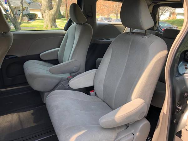 2011 Toyota Sienna, 158k Miles, 7 passengers, Very Good condition ! for sale in Washington, District Of Columbia – photo 6