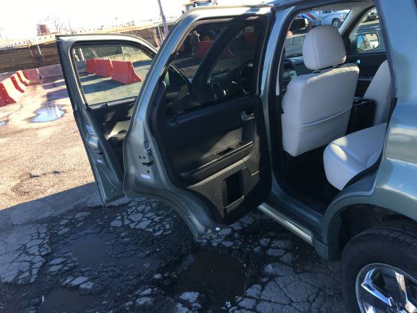 2008 MERCURY MARINER PREMIER 4WD - - by dealer for sale in Revere, MA – photo 12