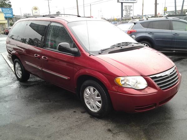 2006 Chrysler Town and Country Touring -- Rear Entertainment! - cars... for sale in Bausman, PA – photo 3