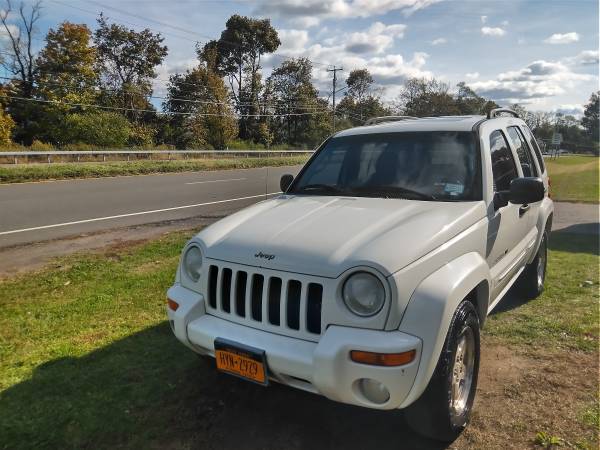 02 Jeep liberty 4wd with sunroof - cars & trucks - by dealer -... for sale in Vails Gate, NY – photo 3