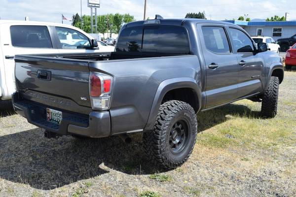 2020 Toyota Tacoma 4wd - - by dealer - vehicle for sale in Cottage Grove, OR – photo 2