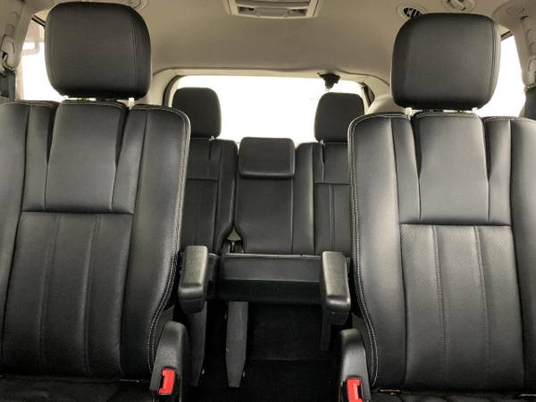 2011 Chrysler Town & Country 4dr Wgn Touring w/Leather - cars &... for sale in Chesaning, MI – photo 2