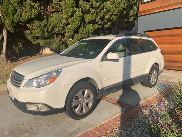 2012 Subaru Outback - Pearl White (4cyl) - cars & trucks - by owner... for sale in Los Angeles, CA – photo 4