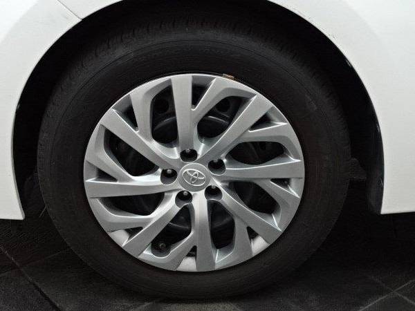 2018 Toyota Corolla sedan LE - WHY BUY NEW? GC CERTIFIE - Super White for sale in Park Ridge, IL – photo 19