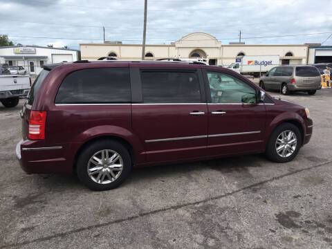 2009 CHRYSLER TOWN AND COUNTRY TOURING EDITION - - by for sale in Naples, FL – photo 4