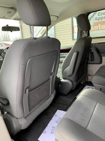 2010 Chrysler Town & Country 4dr Wgn Touring - - by for sale in Chesaning, MI – photo 18