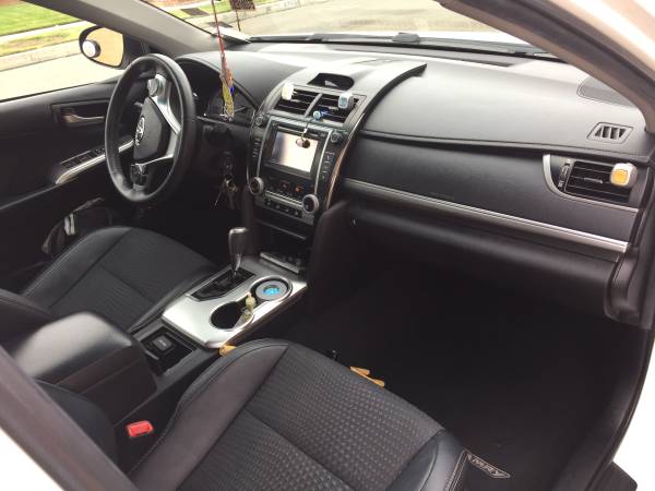 2014 Toyota Camry SE Origi One Owner White Look & Runs Like New... for sale in Fountain Valley, CA – photo 14
