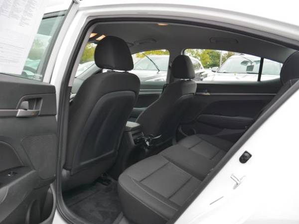 2018 Hyundai Elantra SEL for sale in Walser Experienced Autos Burnsville, MN – photo 8