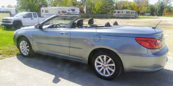 2010 Chrysler Sebring Convertible - cars & trucks - by dealer -... for sale in Neenah, WI – photo 3