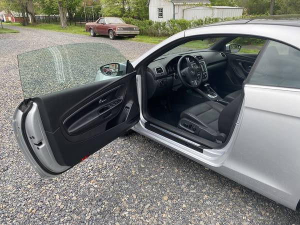 2011 VW Eos Komfort Convertible 71k, Auto Hardtop with glass roof! for sale in North Wales, PA – photo 8