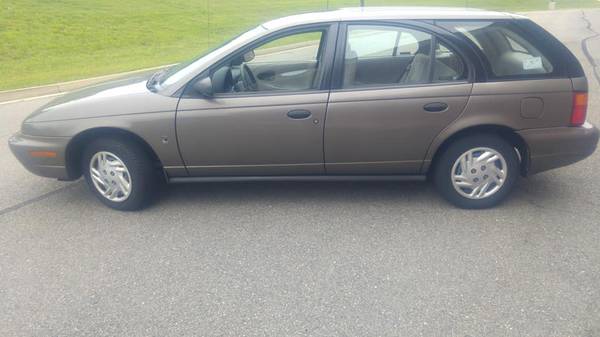 1998 Saturn wagon with 030577 original miles only for sale in Richmond , VA