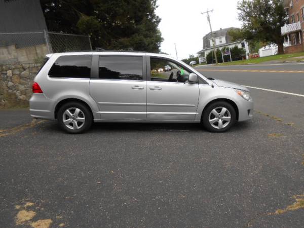 2011 Volkswagen Routan SE 102k Miles Leather 2 DVD Players Rev for sale in Seymour, NY – photo 5