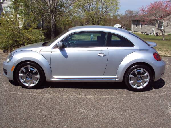 2012 Volkswagen Beetle 59k very clean, runs great for sale in south jersey, NJ – photo 2