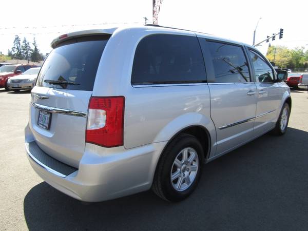2011 Chrysler Town & Country 4dr Wgn Touring SILVER 136k STOW N GO for sale in Milwaukie, OR – photo 7