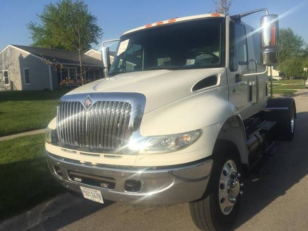 2005 international 4400 crew cab for sale in Monee, IL – photo 2