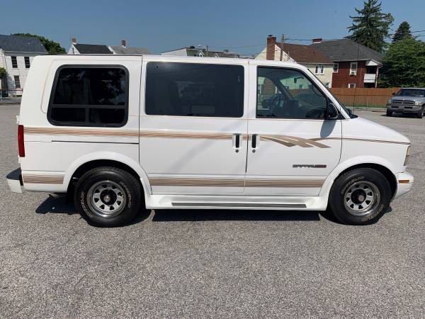 1995 GMC SAFARI - AWD - 1-OWNER - EXTREMELY CLEAN & AMAZING MILES!!! for sale in York, PA – photo 8