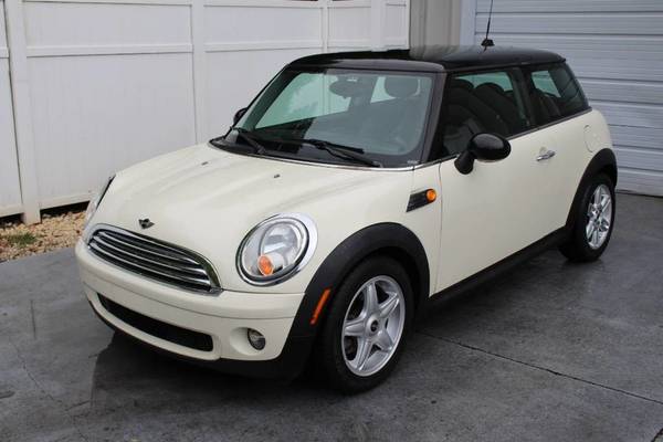 2010 MINI Cooper Hardtop 2 door Automatic 37 mpg - cars & trucks -... for sale in Knoxville, TN – photo 3