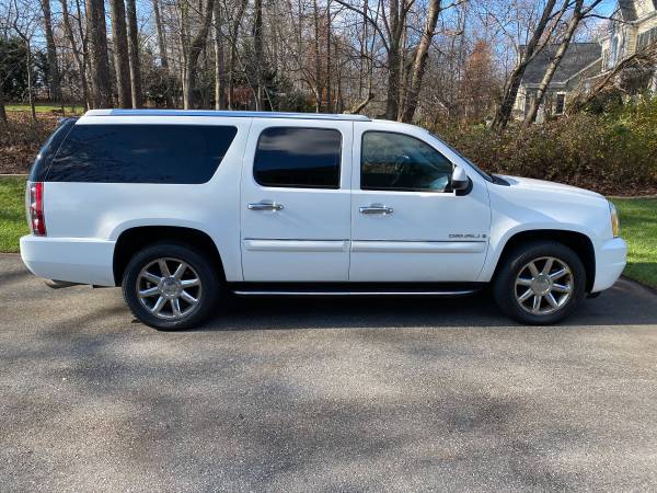 2007 GMC Yukon XL Denali - cars & trucks - by owner - vehicle... for sale in Gaithersburg, MD – photo 5