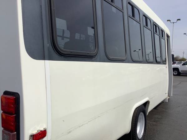 Clean Carfax! 2010 Ford Econoline! Dually! Passenger Bus! 24 Seats! for sale in Ortonville, MI – photo 12