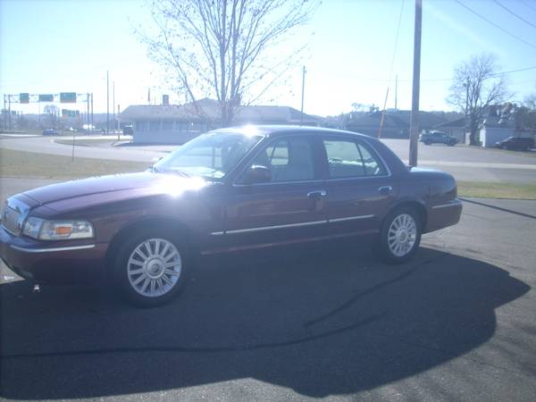 2008 Mercury Marquis LS - cars & trucks - by dealer - vehicle... for sale in Eau Claire, WI – photo 3
