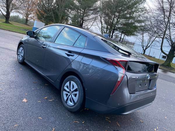 2018 Toyota Prius Four - cars & trucks - by owner - vehicle... for sale in Riverton, NJ – photo 4