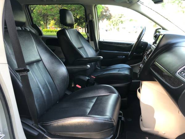 2012 Chrysler Town and Country Fully Loaded Leather-DVD-3RD ROW 7-Pass for sale in Brooklyn, NY – photo 20