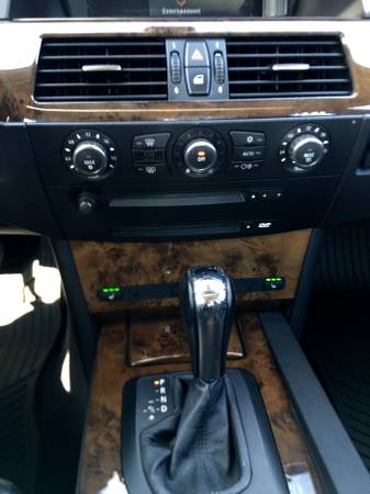 BMW 530i !! DVD SYSTEM!! NAVIGATION!! HEATED LEATHER! MOONROOF!! OBO!! for sale in Burton, MI – photo 11