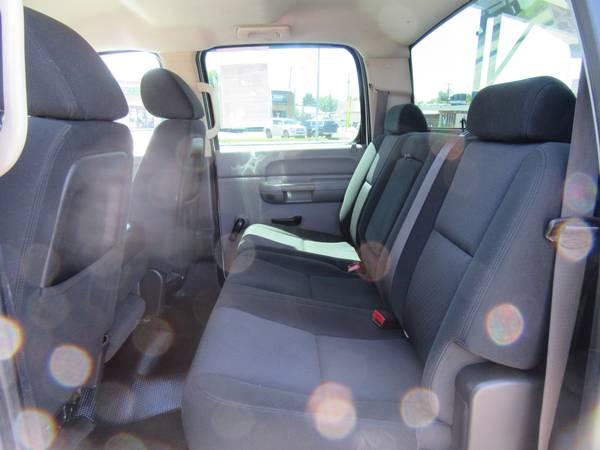 2011 Chevy Silverado 2500HD 4X4 Long Box 6.0L Gas!!! - cars & trucks... for sale in Billings, WY – photo 13