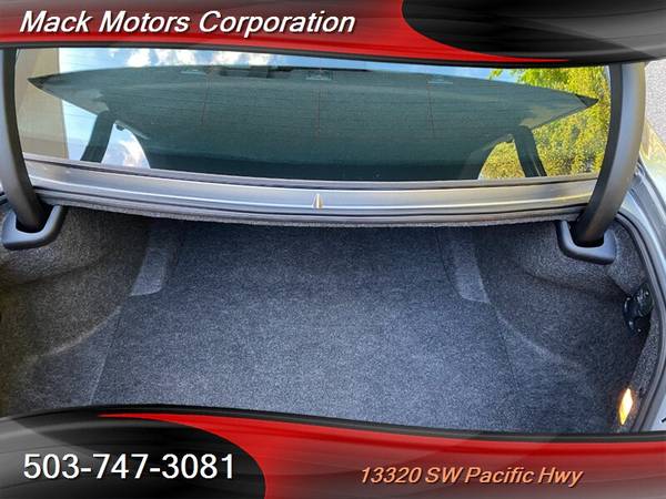 2012 Chrysler 300 Limited Pano Roof Navi Back-Up Camera 31MPG - cars for sale in Tigard, OR – photo 15
