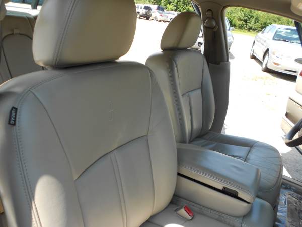 Lincoln Town Car Signature limited Luxury sedan ***1 Year Warranty** for sale in hampstead, RI – photo 13