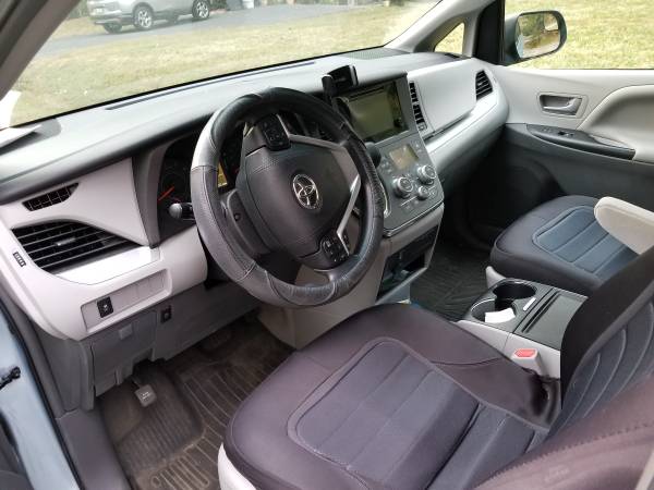 Toyota Sienna 2017 for sale in Charlottesville, VA – photo 9
