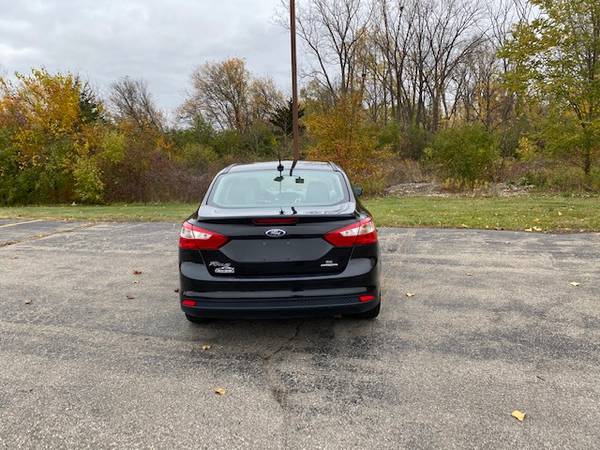 2013 Ford Focus SE ONE OWNER NO ACCIDENTS - cars & trucks - by... for sale in Grand Blanc, MI – photo 6