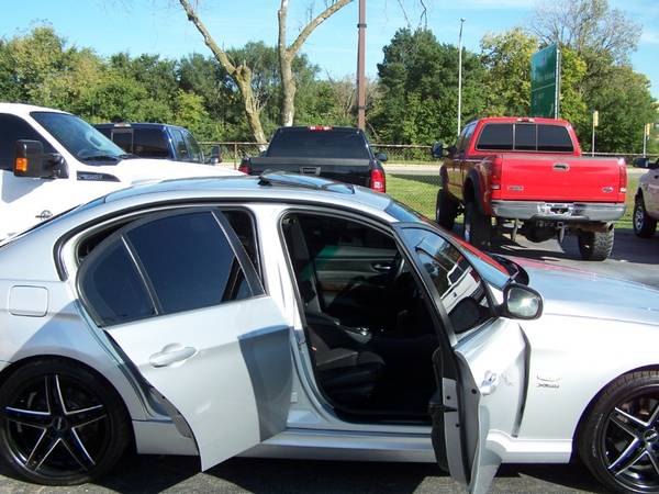 2011 BMW 328i xDRIVE AWD 4-DOOR SEDAN 6CYL CLEAN LOADED LOWER MILEAGE for sale in Joliet, IL – photo 9