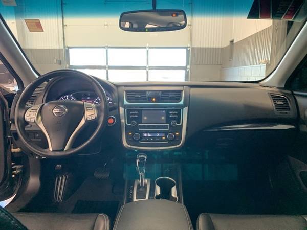 2017 Nissan Altima FWD 4D Sedan / Sedan 2.5 SL - cars & trucks - by... for sale in Cedar Falls, IA – photo 19