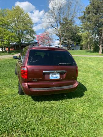 2004 chrysler town and country mini van for sale in NICHOLASVILLE, KY – photo 5