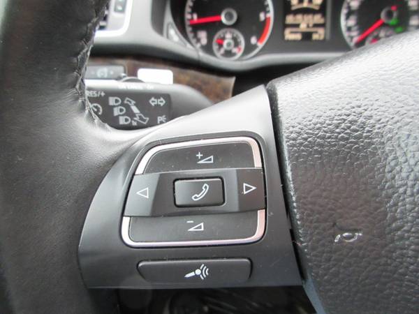 2014 Volkswagen Passat 2.0L TDI SEL Premium for sale in Moorhead, MN – photo 21