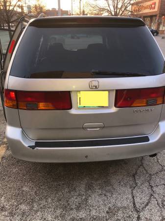2005 Honda odyssey..Drives great - cars & trucks - by owner -... for sale in Chicago, IL – photo 4