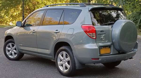 2008 Toyota RAV4 Limited 4WD Ready For Anything!!! for sale in Harrison, NY – photo 4