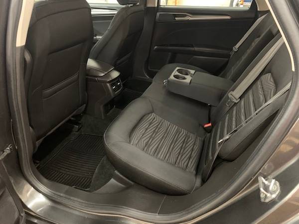 2016 Ford Fusion SE, 21k, Runs & Drives Great! Loaded w/Heated Seats! for sale in Holland , MI – photo 15