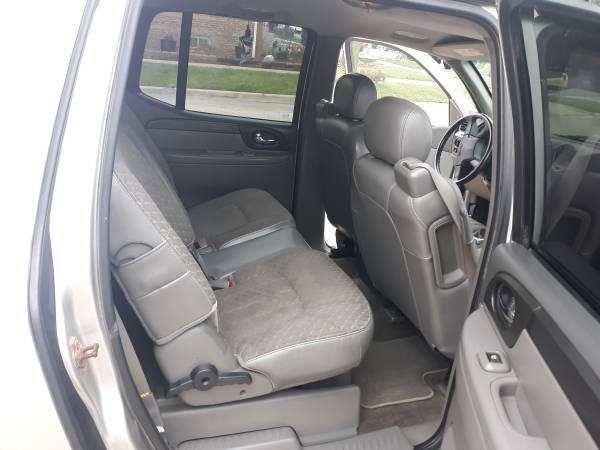 2004 GMC envoy xuv special edition 4x4 v6 - cars & trucks - by owner... for sale in Chicago, IL – photo 14