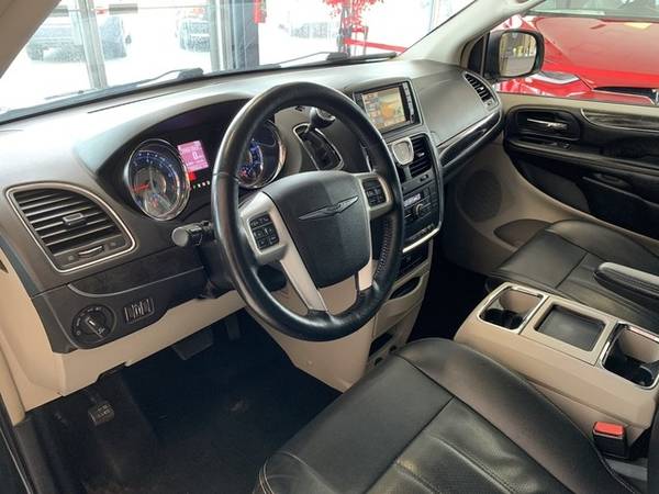 *2016* *Chrysler* *Town Country* *Touring-L Anniversary Edition* -*... for sale in Tallmadge, MI – photo 5