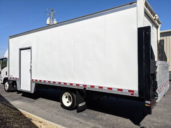 2015 Isuzu NRR 24' Box *Power Lift *Just Serviced *Side Door - cars... for sale in Knoxville, NC – photo 2
