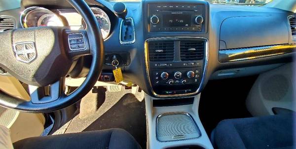 2016 Dodge Grand Caravan SXT 4dr Mini Van EVERYONE IS APPROVED! -... for sale in Salem, NH – photo 2