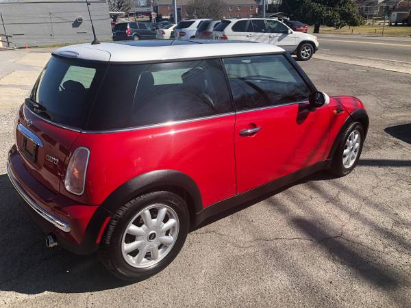 2004 MINI COOPER: RUNS & LOOKS GREAT: WOULD MAKE A GOOD 1st VEHICLE for sale in Woodbury, TN