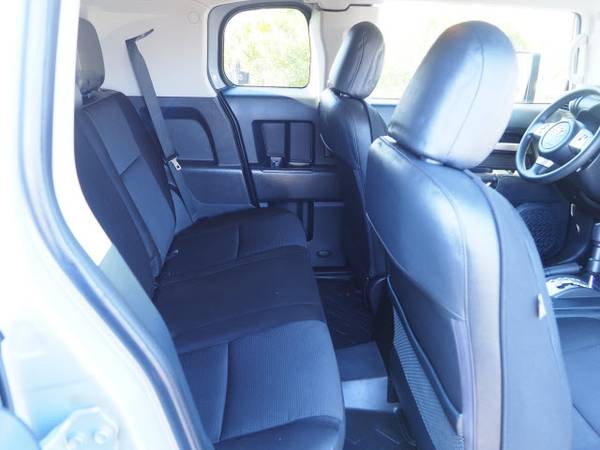 2014 Toyota Fj Cruiser 4WD 4DR AUTO SUV 4x4 Passenger - Lifted for sale in Glendale, AZ – photo 15