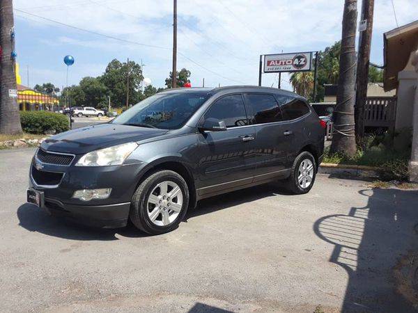 2011 Chevrolet Chevy Traverse LT 4dr SUV w/1LT EVERYONE IS APPROVED! for sale in San Antonio, TX – photo 3