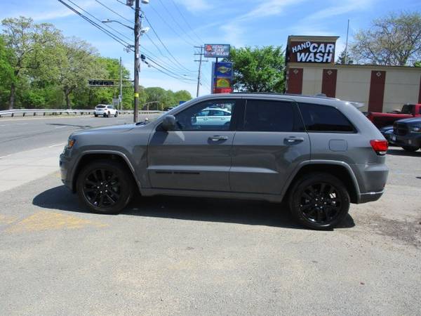2019 Jeep Grand Cherokee Altitude suv Sting-Gray Clearcoat - cars & for sale in Bayside, NY – photo 2