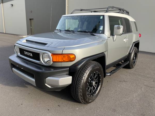 2011 TOYOTA FJ CRUISER - - by dealer - vehicle for sale in Portland, OR – photo 2
