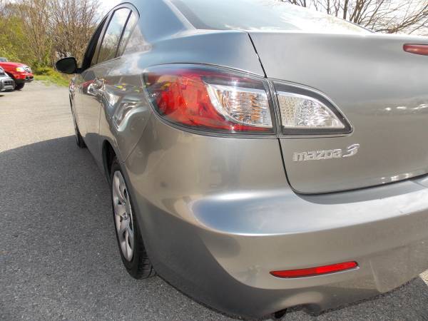 2012 Mazda3 I Sport ( low mileage, clean, good on gas) - cars & for sale in Carlisle, PA – photo 9