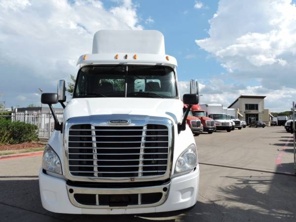 2011 FREIGHTLINER CASCADIA DAYCAB DD13 with for sale in Grand Prairie, TX – photo 24